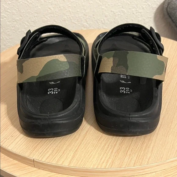 Birkenstock Kids Green Camouflage Sandals - Picture 9 of 10